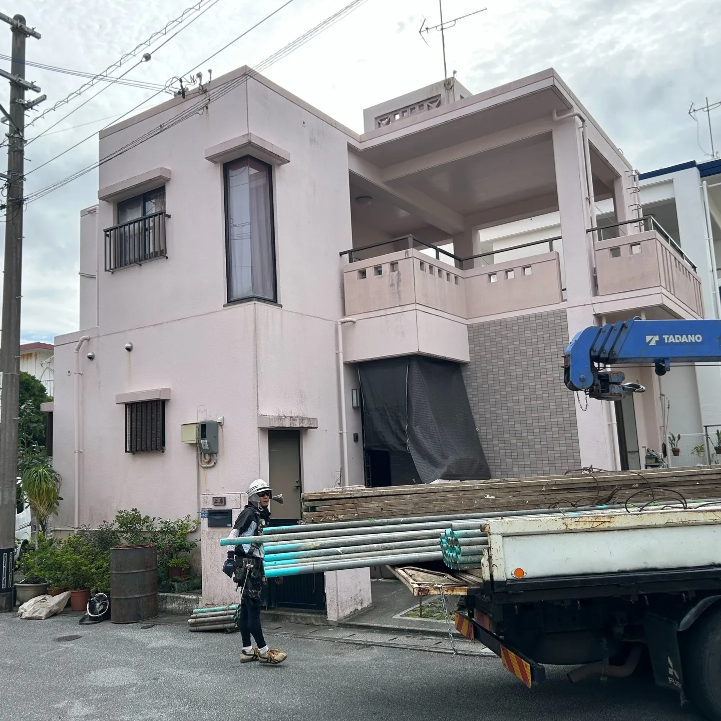 【外壁塗装＋屋上防水工事｜ビフォーアフター】